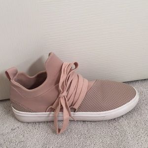 Steve Madden Sneakers